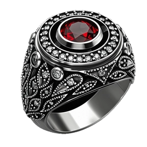 Bague rétro pour homme en argent avec rubis rouge et diamants de style gothique vintage