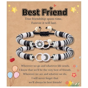 Bracelets de couple soleil et lune sur carte Best Friend avec perles noires et blanches