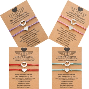 Set de bracelets mère-fille en acier inoxydable avec cœurs et cordons tressés colorés