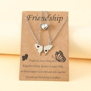 Colliers papillon assortis pour amies avec fermoir cœur magnétique sur carte cadeau