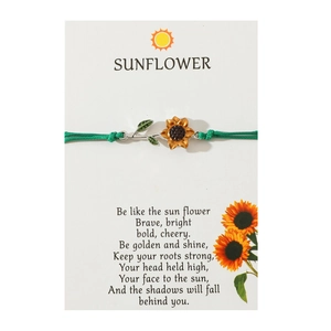 Λεπτομέρεια macro από το χειροποίητο πλεκτό βραχιόλι ηλίανθου σε κάρτα παρουσίασης