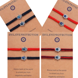 Lot de bracelets Main de Fatma Œil Mauvais en rouge et noir avec cartes de protection