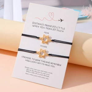 Set mit zwei verstellbaren Pärchen-Armbändern mit 18K vergoldeten Stern-Anhängern