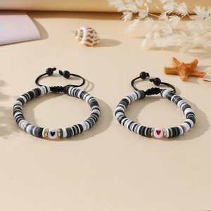 Bracelets tressés faits main avec perles Heishi et cœur sur cordon ciré ajustable