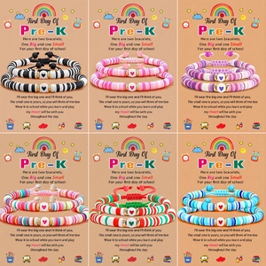 Ensemble de bracelets en perles Heishi faits main pour parent et enfant avec cœurs