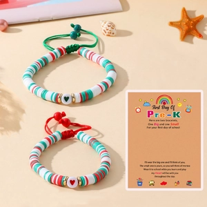 Coffret cadeau Pre-K avec carte arc-en-ciel et bracelets de perles Heishi à cœurs