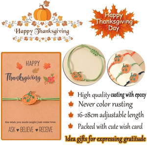 Details handgewebter Thanksgiving-Armbänder mit Kürbis-Anhängern und verstellbaren Kordeln