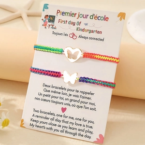 Regenbogen gewebtes Herz und Schmetterling Armband Set auf zweisprachiger Karte