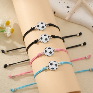 Lot de 4 bracelets de footbal tressés en noir, rose et bleu avec cordons réglables