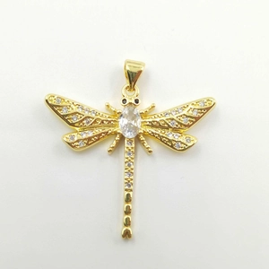 Micro-p鑲 zircon dragonfly pendant necklace in gold finish with intricate crystal wings