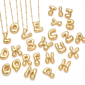 Goldene 3D-Initial-Halskette mit Kugelkette und allen 26 Buchstabenanhängern