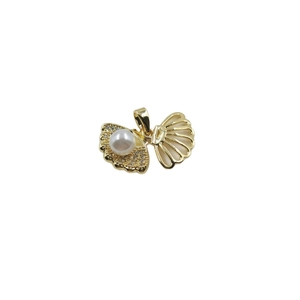 Eleganter 18K Gold Muschelanhänger Halskette mit weißer Perle und Zirkonia Akzenten