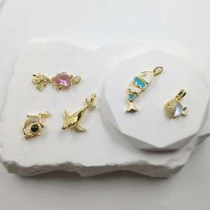 Copper Animal Pendant Necklace Rhinestone Inlaid Gold Plated Marine Fish Whale Dolphin Clavicle Chain Jewelry For Women
