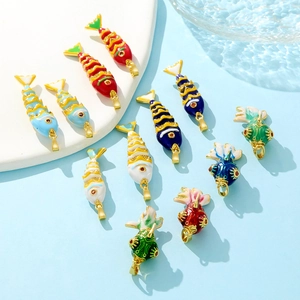 Vintage Y2K Moving Fish Pendant Necklace Colorful Enamel Gold Plated Copper Marine Animal Charm Jewelry For Women Summer