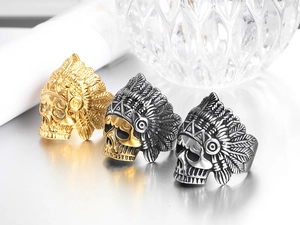 Tres anillos de calavera con plumas indias vintage en oro, plata y bicolor