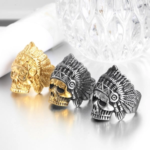 Anillos de calavera con plumas indias vintage en acero oro y plata para hombre