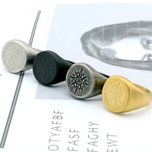 Anillo de sello para hombre con brújula en acero inoxidable en cuatro colores
