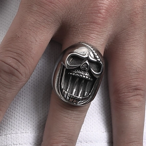 Détails de la bague décapsuleur tête de mort en acier inoxydable poli pour homme
