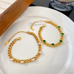 Bracelets en acier inoxydable doré avec cœur en zircon et gemmes blanches et vertes