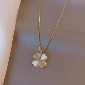Elegant Four Leaf Clover Necklace Titanium Steel Gold Plated Cat's Eye Stone Rhinestone Pave Clavicle Chain Jewelry For Women