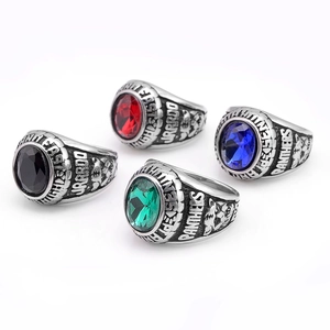 Bague en Acier Inoxydable Rétro Punk pour Hommes Avec Strass Ovales Colorés Lettre Gauffrée Bijoux Style Campus