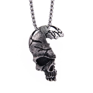 Vintage Edelstahl Totenkopf Anhänger Kette mit antikem Silberfinish und Box-Kette