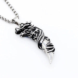 Retro dragon tooth pendant necklace in vintage silver steel for men's fashion jewelry