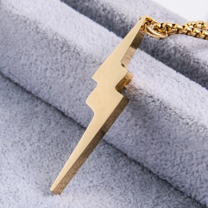 Polished gold lightning bolt pendant necklace with square box chain for men street style