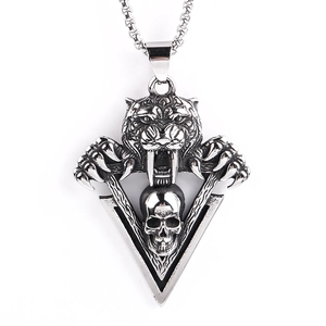Collier Pendentif Crâne de Tigre à Dents de Sabre en Acier Inoxydable pour Homme Gothic Punk Animal Tête de Tigre Bijoux Streetwear