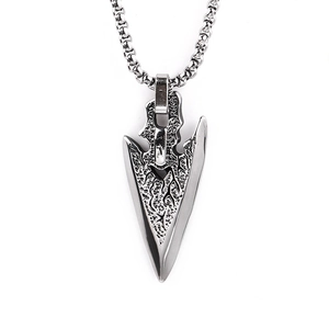 Retro stainless steel arrow pendant necklace with vintage relief texture on box chain
