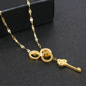 Titaniumstaal Vergulde Drie Ringen Sleutel Hanger Halsketting Voor Vrouwen Eenvoud High-end Sleutelbeen Ketting Mode Sieraden