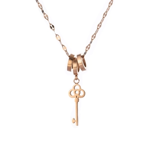 Elegante roségouden titanium stalen ketting met klaversleutel en drie ringhangers