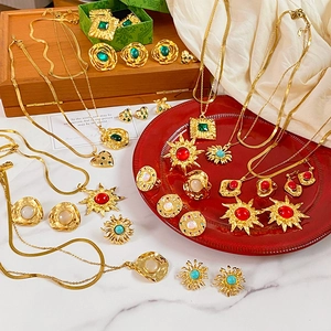 Vintage Titanium Steel Rhinestone Jewelry Set For Women Layered Snake Chain Sunflower Heart Pendant Necklace Earrings Ring Set