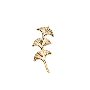 Dreistufiger goldener Ginkgo-Blatt-Schmuckanhänger mit detaillierter Blattstruktur