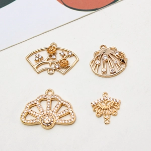 Vergulde waaier- en schelphangers met zirkonia voor het zelf maken van mooie sieraden
