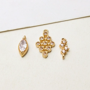 Détails de pendentifs dorés en zircon marquise et géométriques pour bijoux artisanaux