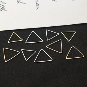 Pendentifs triangles en métal plaqué or 18k or et argent pour fabrication de bijoux