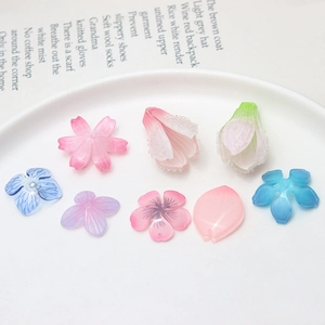 Pendentifs floraux en résine et pétales de cerisier pour la création de bijoux DIY