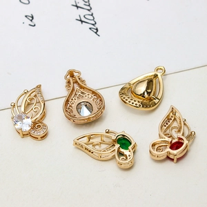 Anhänger mit Zirkonia-Schmetterling und Wassertropfen aus vergoldetem Kupfer für DIY