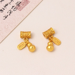 Macro van mat 24k gouden kalebas bedeltjes met geluksymbolen voor DIY-sieraden