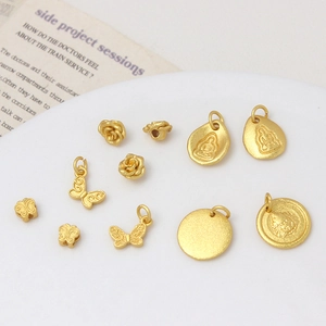 Zandgouden DIY sieraden bedeltjes inclusief rozen, vlinders en Boeddha hanger set