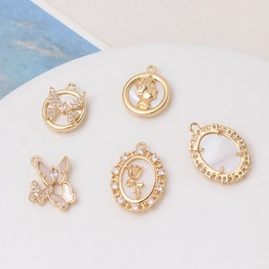 Vintage gold plated white shell butterfly and queen head charm pendants for jewelry DIY