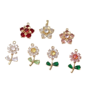 Daisy flower pendants with zircon inlay and gold plating for DIY jewelry making