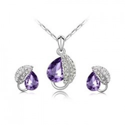 Elegante zilveren blad sieradenset met paarse peervormige kristallen en ketting