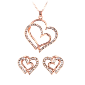 Roségouden sieradenset met in elkaar grijpende harten, ketting en oorknopjes