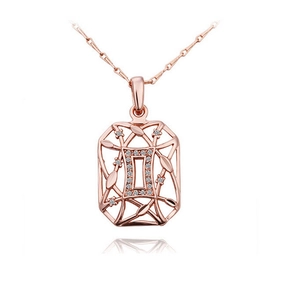 Elegante roségouden ketting met holle rechthoekige hanger en sprankelende edelstenen