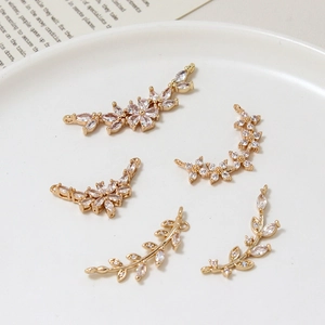 Details zu blumenförmigen Anhängern mit Zirkonia und zwei Ösen für DIY-Schmuck