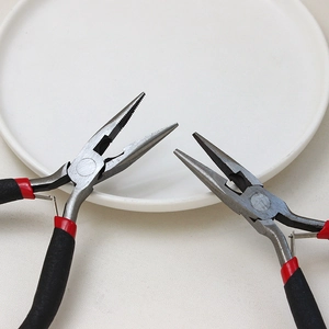 Precisie sieradentangenset met antislip rood-zwarte ergonomische handgrepen voor DIY kralen