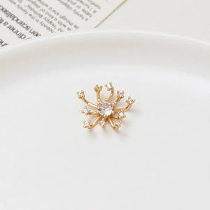 Macro de centro de flor de copo de nieve dorado con circonita para creación de joyas DIY
