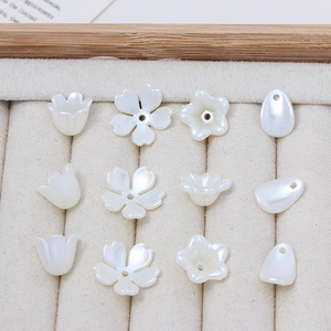 Cuentas de Pétalos de Flores de Resina Perla Artificialda Vintage para Joyería DIY Charms Florales de Acrílico de Alto Brillo para Aretes